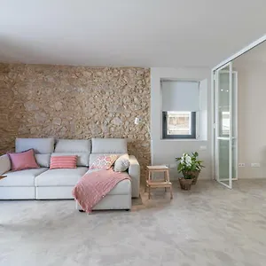 https://apartaments-jonquera-18.catalonia-hotels.com